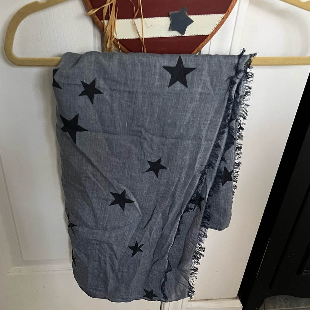 Gap scarf/wrap new with tags